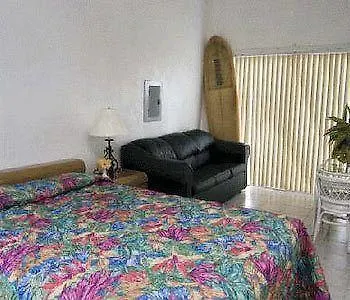 Surfers Manor Hotel Gregory Town