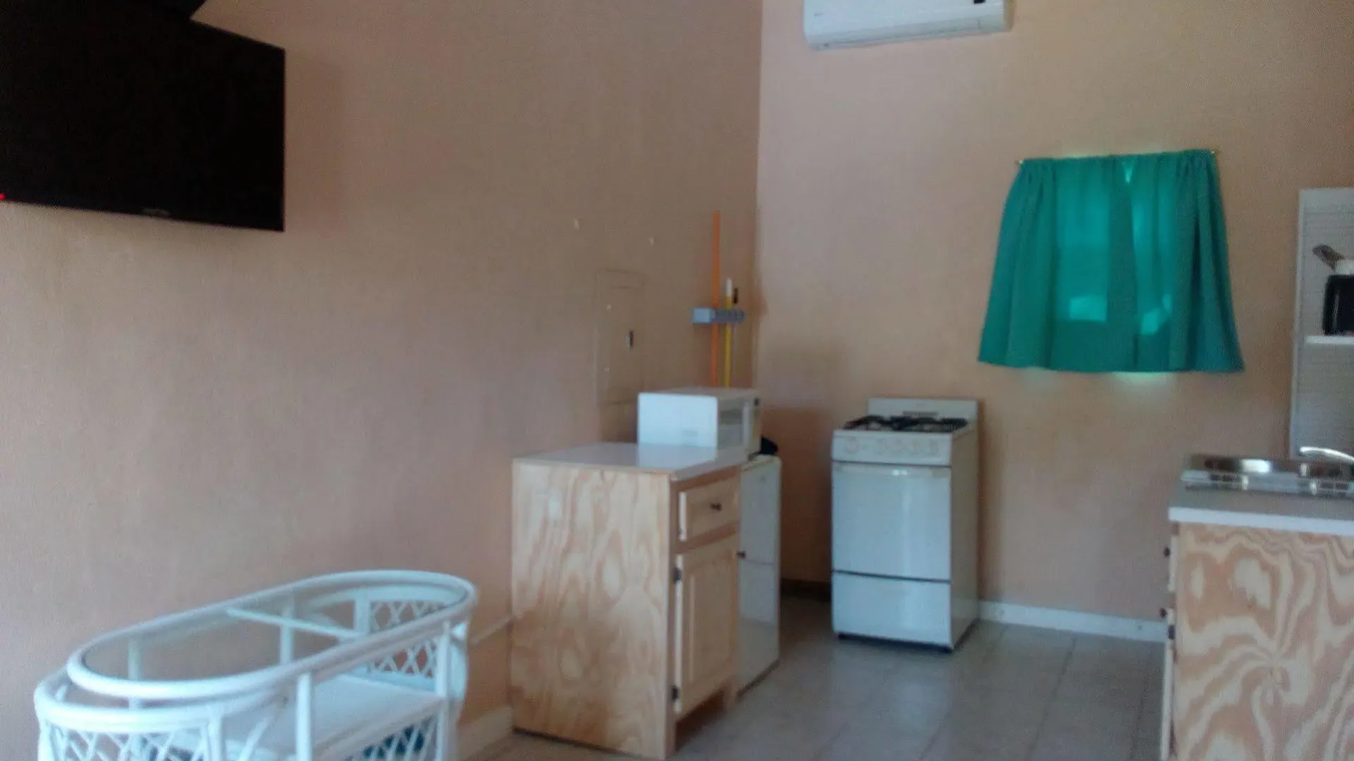 Hotel Surfers Manor Gregory Town 4*,  Bahamy